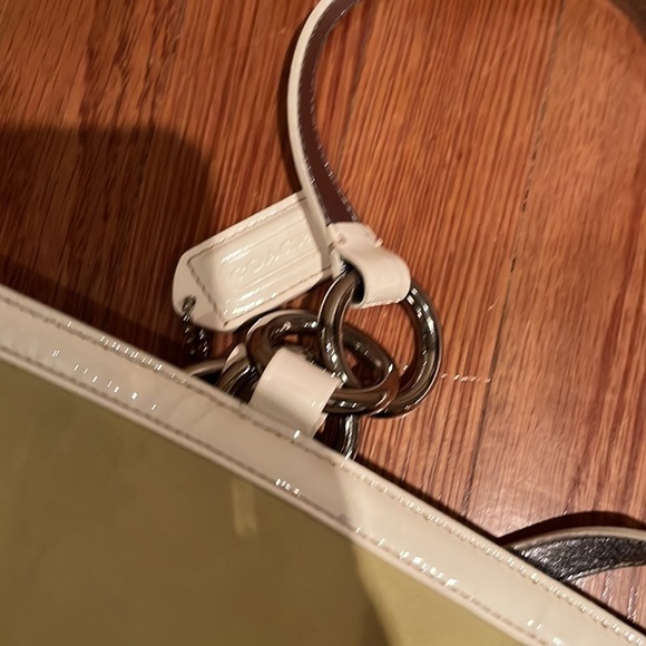 Coach large green suede and white patent leather tote shoulder bag - Picture 5 of 9
